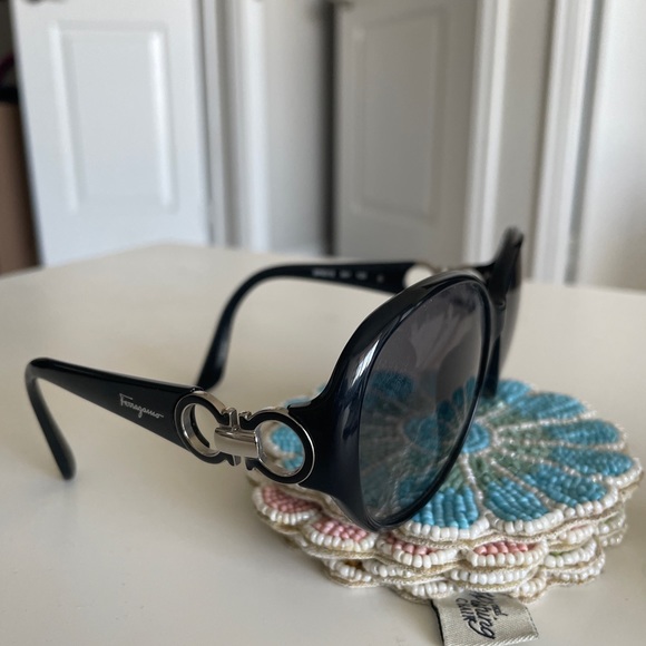Salvatore Ferragamo Sunglasses - Picture 2 of 4